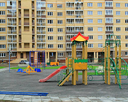 Детская площадка рядом с  ЖК «Аничково» (20.06.2013 г.), Август 2013