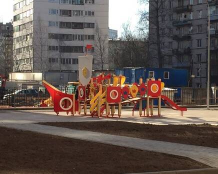 ЖК «Полежаевский Парк»: детская площадка (23.03.2016), Март 2016