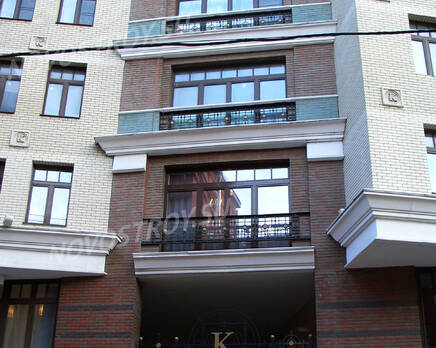 Вход в жилой комплекс «Коперник» (25.11.11), Ноябрь 2012