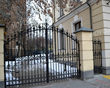 Ограждение жилого комплекса «Дома на Большой Никитской, 45» (01.12.12), Январь 2013