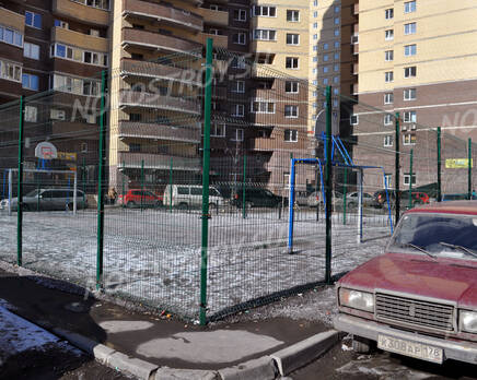 Спортивная площадка ЖК «Два Капитана» (15.03.2013), Март 2013