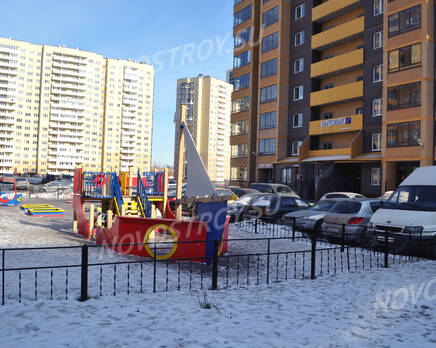 Детская площадка ЖК «Два Капитана» (15.03.2013), Март 2013