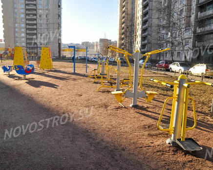 Дом на Маршала Казакова (15.04.2013), Май 2013