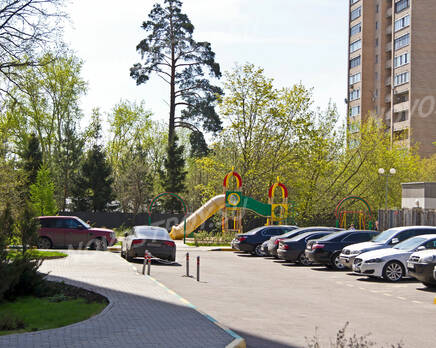 Двор  ЖК «Astra», Май 2013