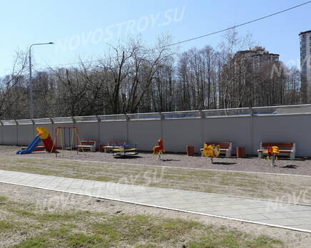 Окрестности дома на Костромской, 14 (15.04.2014), Апрель 2014