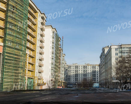 ЖК «Новомосковский»: общий вид со двора. 10.03.2015, Апрель 2015