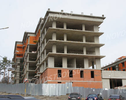ЖК «Малиновый Ручей»: Строящийся корпус.30.03.2015, Апрель 2015