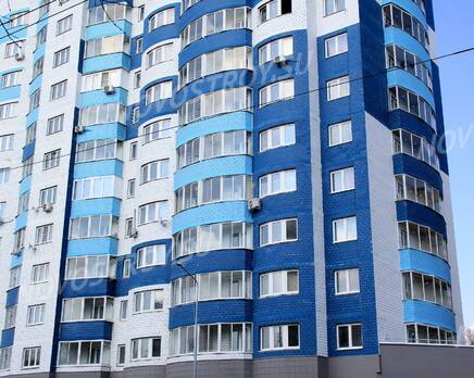 ЖК «Дом на Горького»: 08.04.2015 - Фрагмент средних этажей корпуса, вид с ул Горького, Апрель 2015