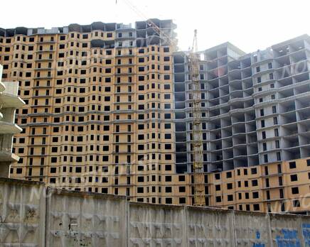 ЖК «Ренессанс»: 22.04.2015 - Фрагмент строящегося корпуса, верхние этажи, Май 2015
