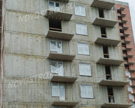 ЖК «Звезда»: фасад здания с торца (13.05.2015), Май 2015