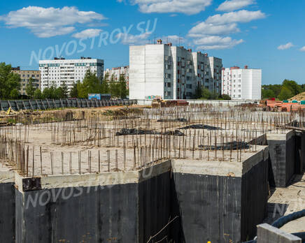 ЖК «Высоцкое»: построенная часть здания (25.05.2015), Май 2015