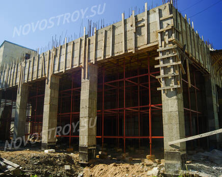 ЖК «Торкельская ратуша»: вид со внутреннего двора (17.06.15), Июнь 2015