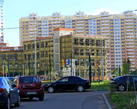 ЖК «в Молжаниновском районе»: 24.06.2015 - Строящийся детский сад между корпусами, Июль 2015