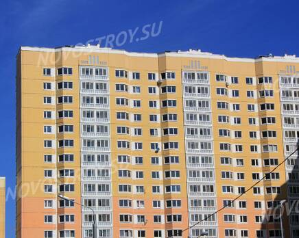 ЖК «в Молжаниновском районе»: 24.06.2015 - Фрагмент корпуса, верхние этажи, Июль 2015