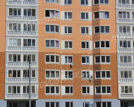 ЖК «в Молжаниновском районе»: 24.06.2015 - Фрагмент корпуса, средние этажи, Июль 2015