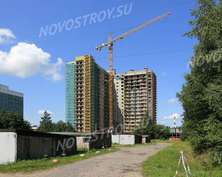 ЖК «Дом в Новом Девяткино» (ПромСервис): вид со стороны дома 94 по ул. Новое Девяткино (18.07.2015), Август 2015