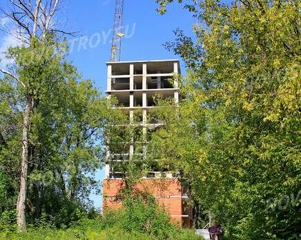 ЖК «в 1-м Текстильном переулке, 5»: 08.08.2015 - Строящийся корпус, вид с торца со стороны ул. Текстилей, Август 2015
