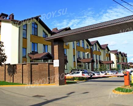 ЖК «Парк Таун»: 19.09.2015 - Корпуса 3 и 4, вид со двора, Сентябрь 2015