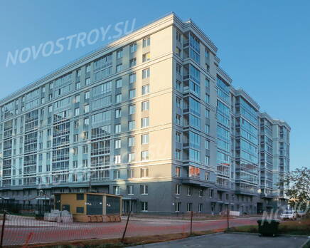 ЖК «Новомосковский»: вид д. 65 кор. 1 со стороны д.72 по Московскому пр. (21.10.2015), Октябрь 2015