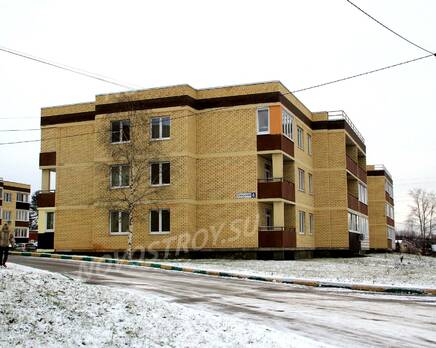 ЖК «Новоспасский»: 24.11.2015 - Построенный корпус, вид с торца, Ноябрь 2015