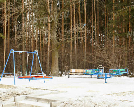 ЖК «на ул. Дубки»: Детская площадка у 11-го корпуса. 22.02.2015, Февраль 2016