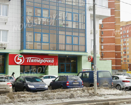 ЖК «на ул. Дубки»: Супермаркет Пятерочка в 1-м этаже 19-го корпуса. . 22.02.2015, Февраль 2016