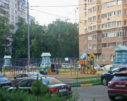ЖК «Единый стандарт»: Детская площадка во внутреннем дворе, Июнь 2016