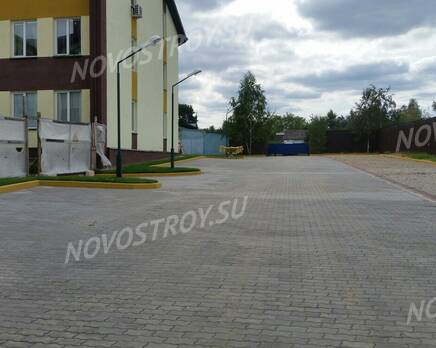 Малоэтажный ЖК «Парк Таун»: благоустройство придомовой территории (фото из группы «Вконтакте»), Август 2016