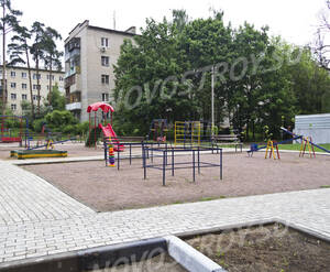 Детская площадка ЖК «Малахит» (20.06.2013 г.)