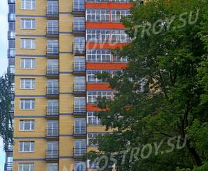 ЖК «Дом на Зеленой»: 02.08.2015 - Фрагмент построенного корпуса, средние этажи, вид со двора