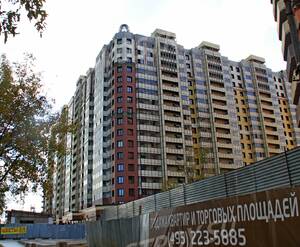 ЖК «Октябрь»: 08.10.2015 - Корпус, вид с северного крыла. Северное крыло построено и начало заселяться