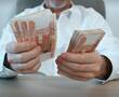 Минус 30% от зарплаты. В РФ собираются ввести единый тариф социальных отчислений